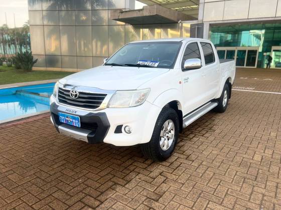 TOYOTA HILUX 2.7 SR 4X2 CD 16V FLEX 4P AUTOMÁTICO TOYOTA HILUX 2.7 SR 4X2 CD 16V FLEX 4P AUTOMÁTICO